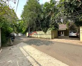 Rumah Lama Hitung Tanah Harga Menarik Dekat Kemang Raya