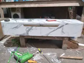 Meja tv tempel dinding