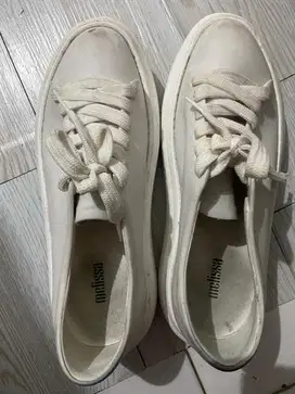 Sepatu melissa putih