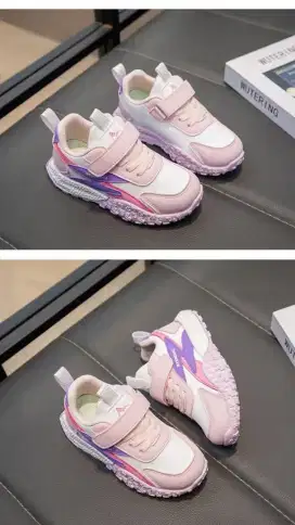 Sepatu anak perempuan
