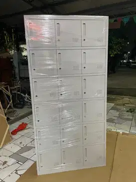 lemari loker pintu 18