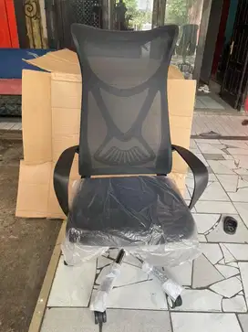 Kursi kantor sandaran jaring