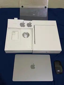 Macbook Air M2 2022 256gb IBOX + Magic mouse