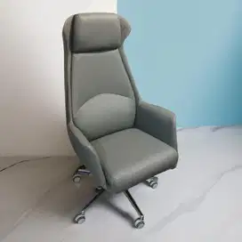 Kursi kantor kulit