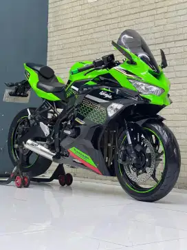 Kawasaki ZX25R 2021