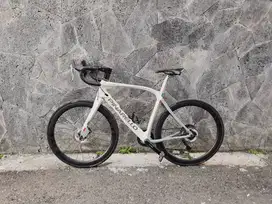 Roadbike sepeda balap road bike Pinarello grevil gravel