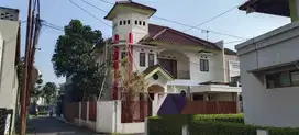 Rumah Hoek 2 Lantai Keren Nyaman di Antapani Bandung