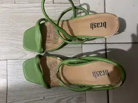 Heels hijau muda