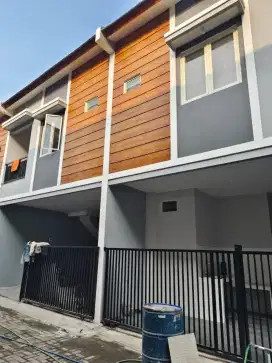 Dekat PETRA‼️Rumah Kost Murah Kutisari Surabaya