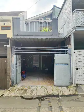 Rumah 2 Lantai Ngantong Bagus Termurah di Pejaten barat Jakarta Selatn