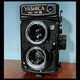 Kamera antik TLR yashica Mat-124 G