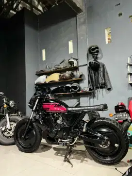 MOTOR COSTUM CAFE RACER
