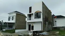 Dijual rumah cantik dua lantai di Bandung Barat