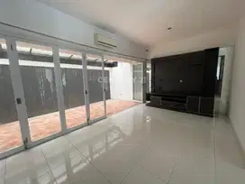 Dijual Rumah Furnished Dalam Cluster Di Emerald Bintaro OM16242