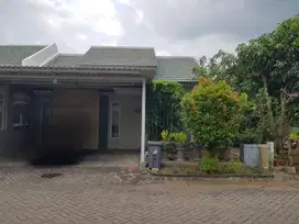 Disewakan rumah Sukolilo Dian Regency sangat terawat dekat Pakuwon