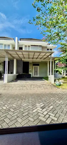DISEWAKAN RUMAH ROYAL RESIDENCE 2LT SEMI FURNISH