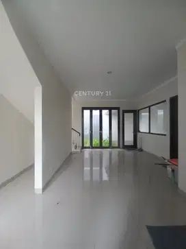 Disewakan Rumah 2 Lantai Strategis Di Discovery Bintaro SC16222