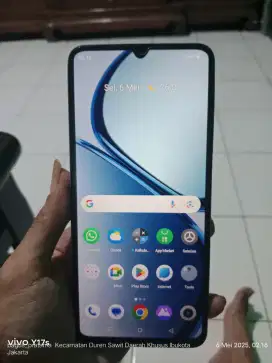 bantuin tmen mau jual realme c51 4+4/64 fullsett msih mulus bgtt