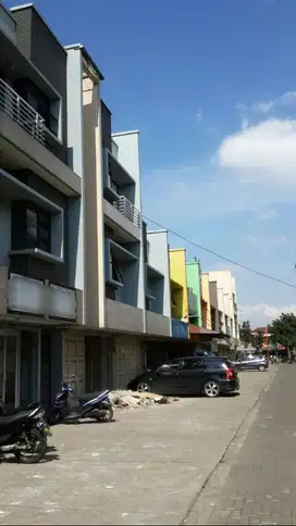 JUAL MURAH, SHM Strategis Ruko 3 Lt Dkt Pintu Tol Buah Batu Bandung
