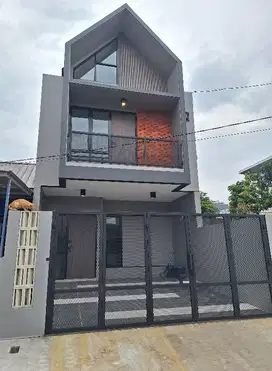 Rumah 2 Lantai Siap Huni di Cibinong Bogor