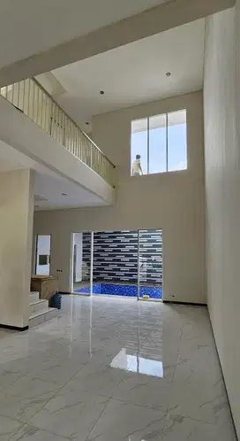 Villa with kolam renang  baru gress di Kota Batu  dengan view gunung