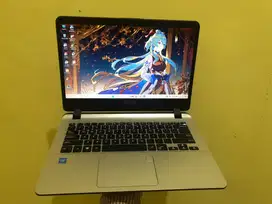 Laptop ASUS slim normal siap pakai