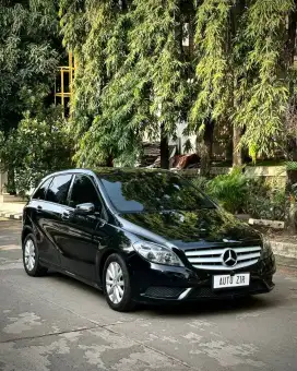 Mercedes Benz B200 2013 urban LowKM