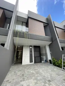 Rumah Modern Siap Huni Di Kutisari Dekat Pusat Kota dan Ahmad Yani