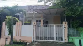 Rumah Modern Minimalis Tengah Kota