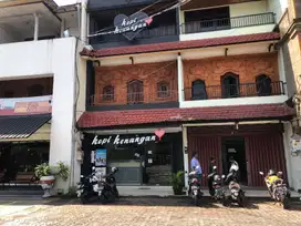 Di kontrakan ruko gatsu tengah bagus buat segala bisnis
