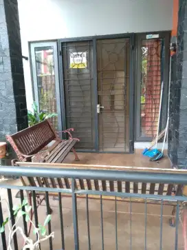 Dijual cepat rumah di Raffles hills Cibubur