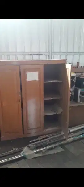 Dijual lemari 3 pintu