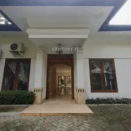Rumah Mewah Ada Kolam Renang Pribadi Kemang Dalam Jakarta Selatan