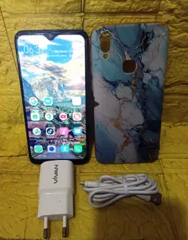 Vivo V11 Ram4/128 GB.Batangan Second Normal (800 Nego)