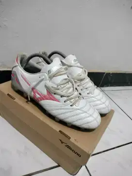 Sepatu sepak bola futsal original mizuno morelia pro iv soze ukuran 41