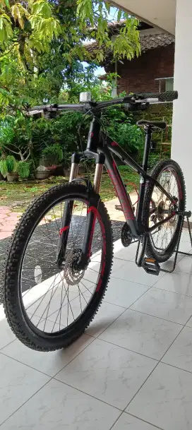 Polygon Xtrada 6 Hitam Doff Orange 27,5