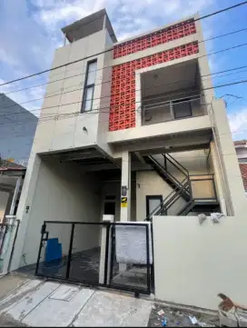 Dijual rumah bangunan 2,5 lantai dekat kampus STT Telkom