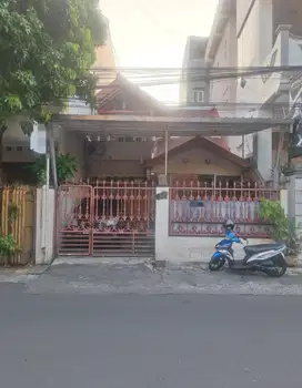 ( JALAN RAMAI ) RUMAH / KANTOR TENGAH KOTA DI JL PEKUNDEN SEMARANG
