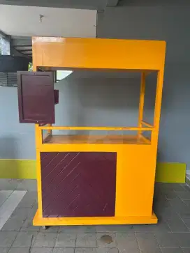 Gerobak eks jual ayam shinlin masih bagus