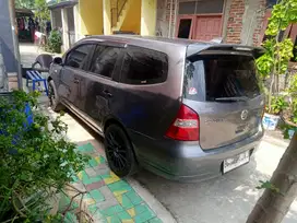 Nissan Grand livina 2012 Bensin