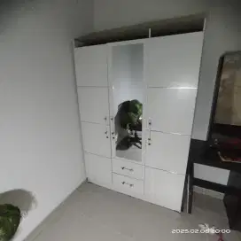 Lemari pakaian 3 pintu Meja Rias