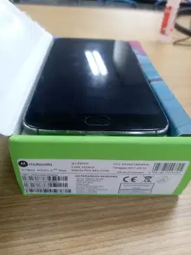 Motorola g5 S plus 4/32gb