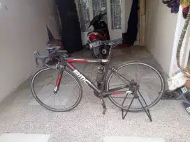 Sepeda Touring BMC SWISS
