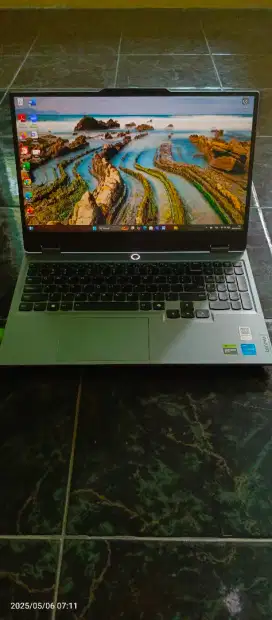 Laptop Lenovo LOQ 15IAX9