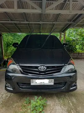 Toyota Kijang Innova 2005,2.0V, AT, Hitam Terawat