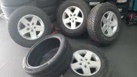 Velg oem jeep rubicon ring 17 + ban Goodyear