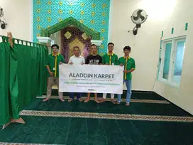 menyajikan keindahan penuh makna - pemasangan karpet masjid