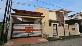 Di jual Rumah 1,5 lantai, lantai full granit, include elektronik