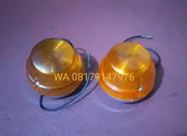 sepasang lampu sein sen depan motor honda C50 pispot c70 antik jadul