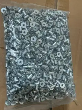 Paku Rivet mobil